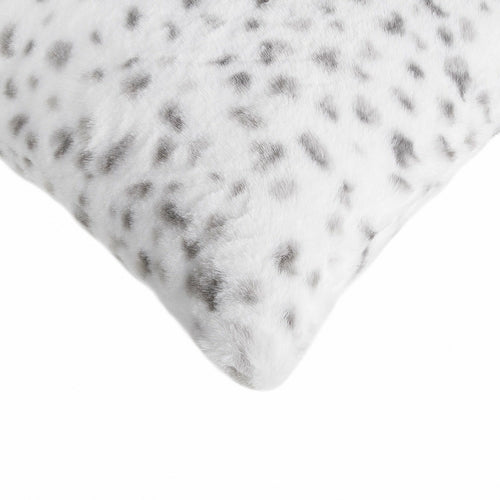 Snow Leopard 18" x 18" - Pillow 2-Pack Novus Decor