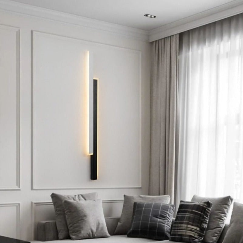Parallel Wall Lamp in Black & White Novus Decor