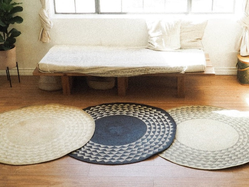 Black Triangle Round Rug 4' – Novus Decor